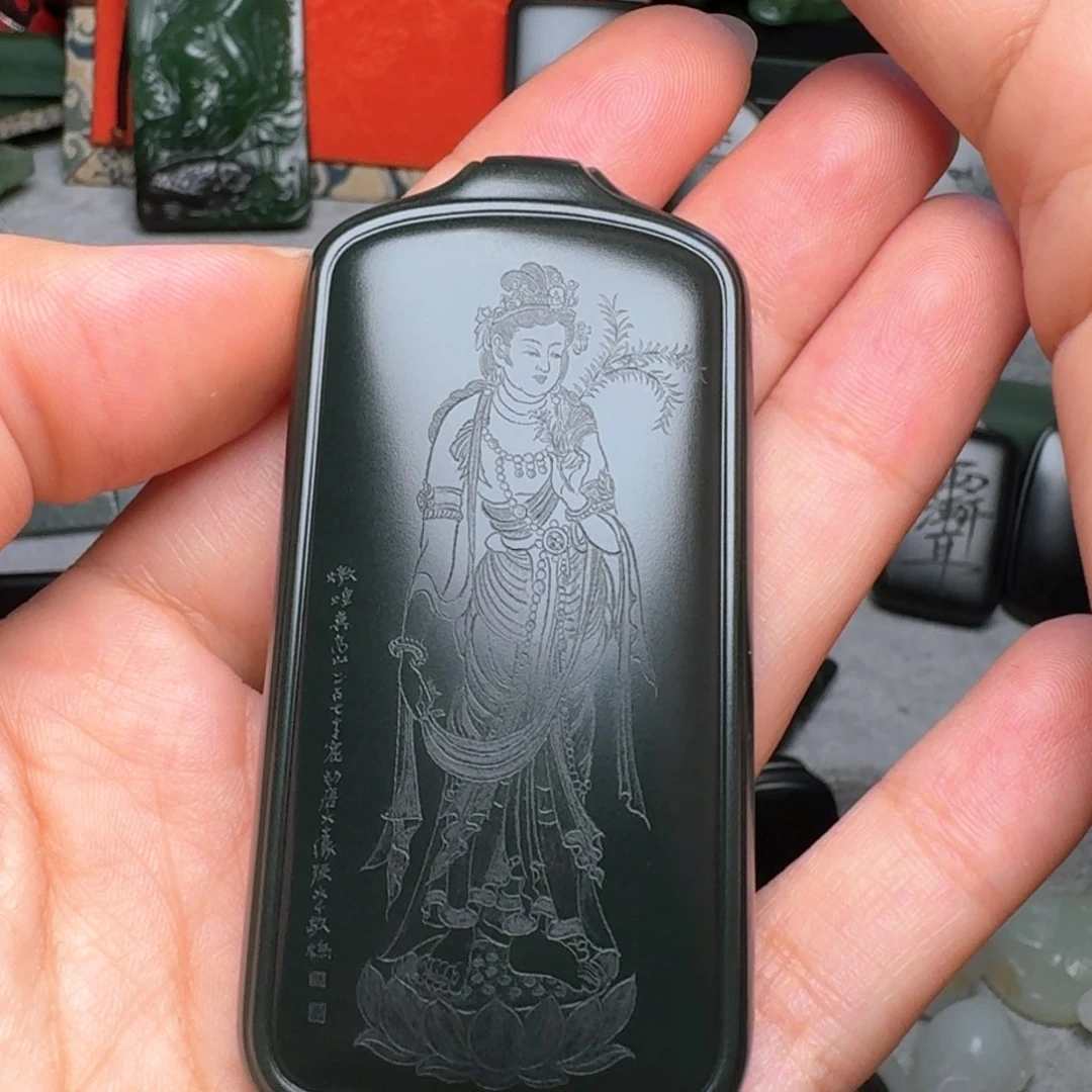 小***刚和田玉未镶嵌颈饰