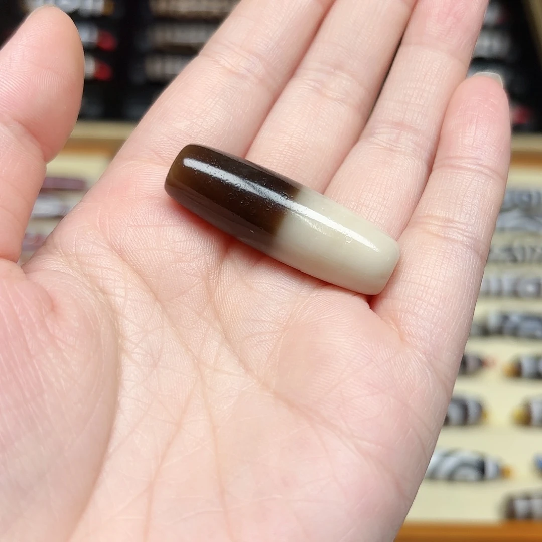 玛瑙/玉髓颈饰未镶嵌浮**白