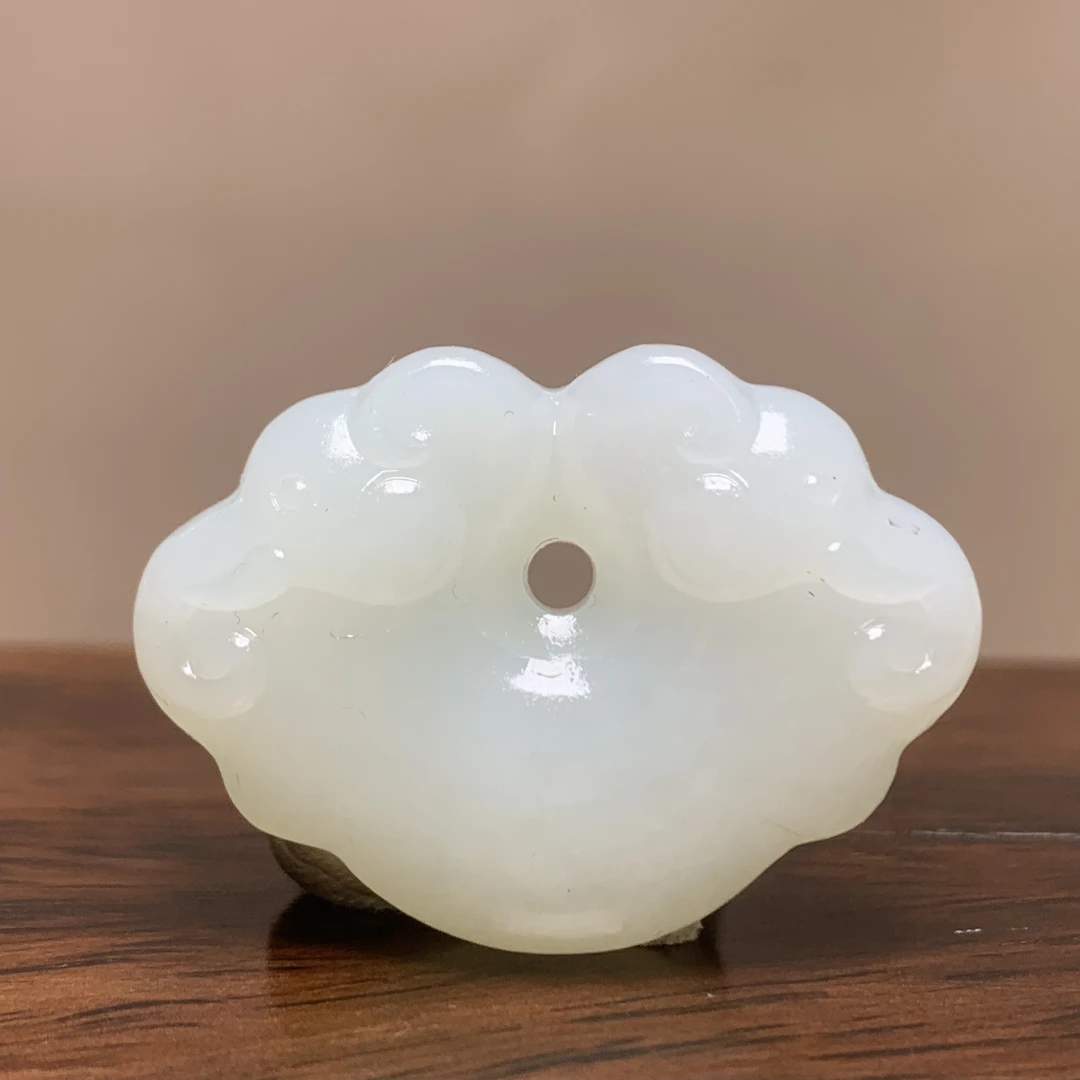 D1550珠宝玉石精选和田玉吊坠