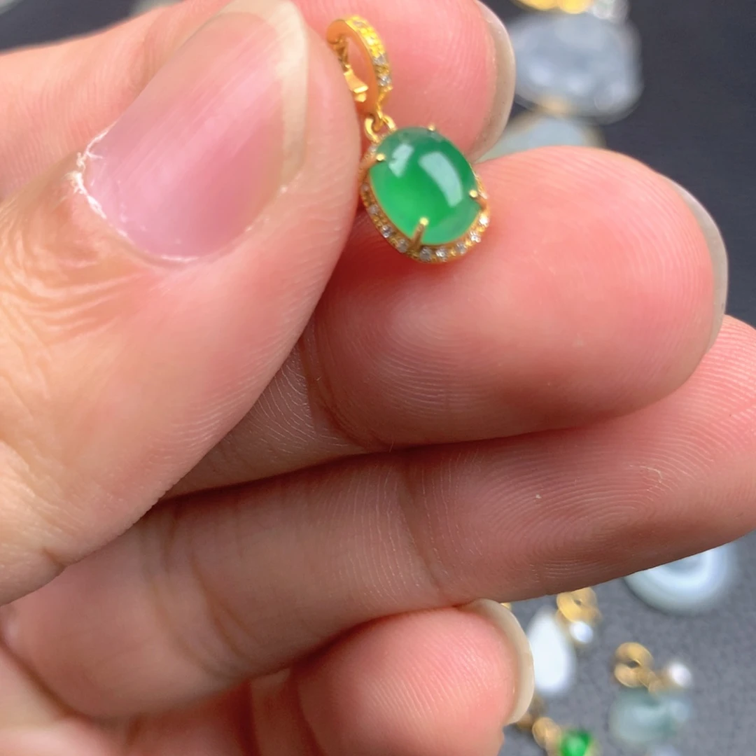 【闪购商品】翡翠18K金镶嵌颈饰翡翠