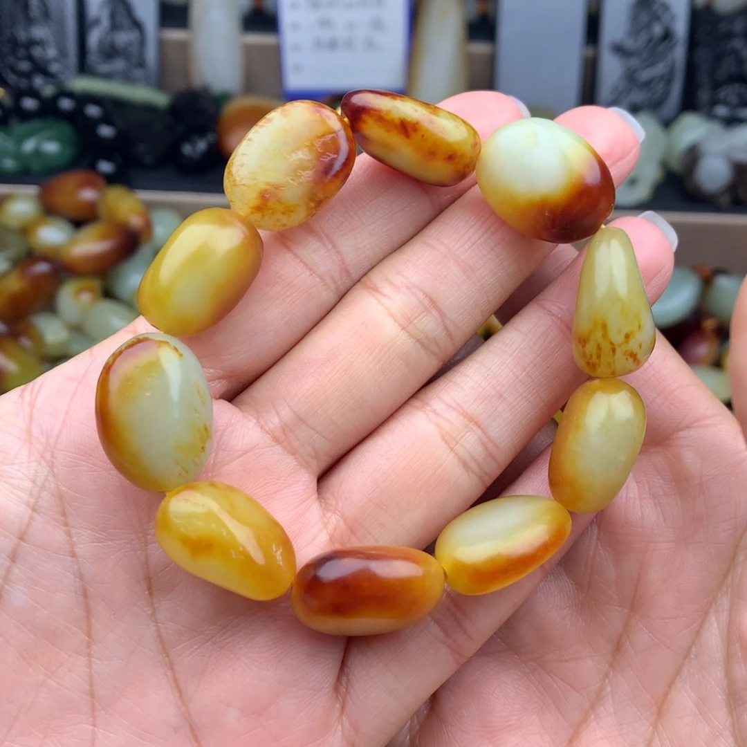 天***南和田玉未镶嵌颈饰