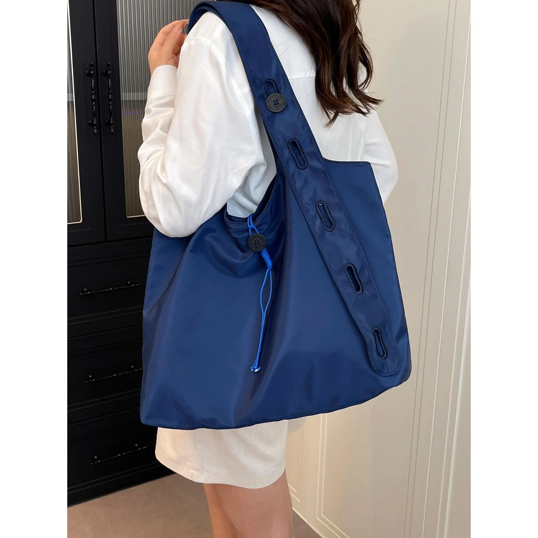 轻便休闲尼龙托特包2025新款女式百搭上班日常通勤慵懒风单肩包