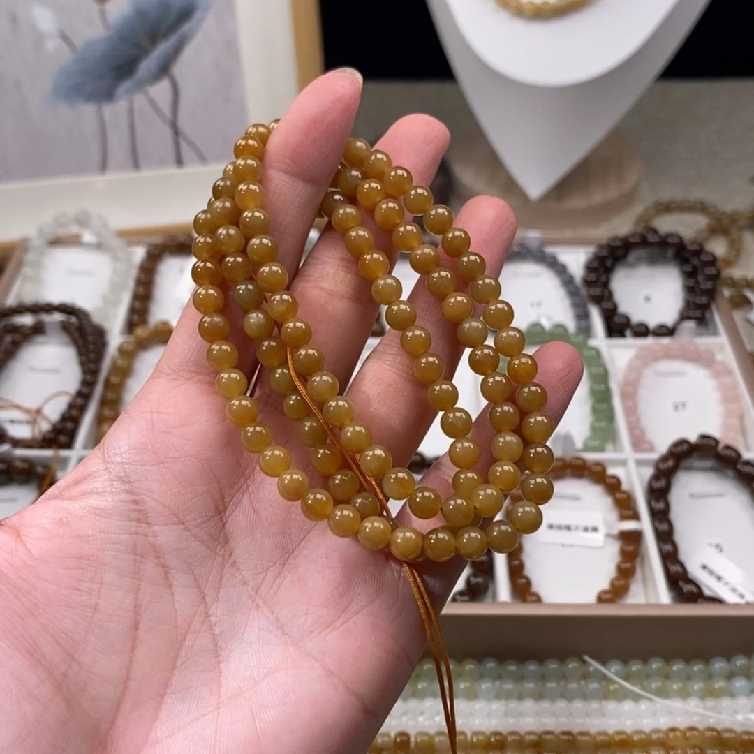 手链未镶嵌和田玉为**刘