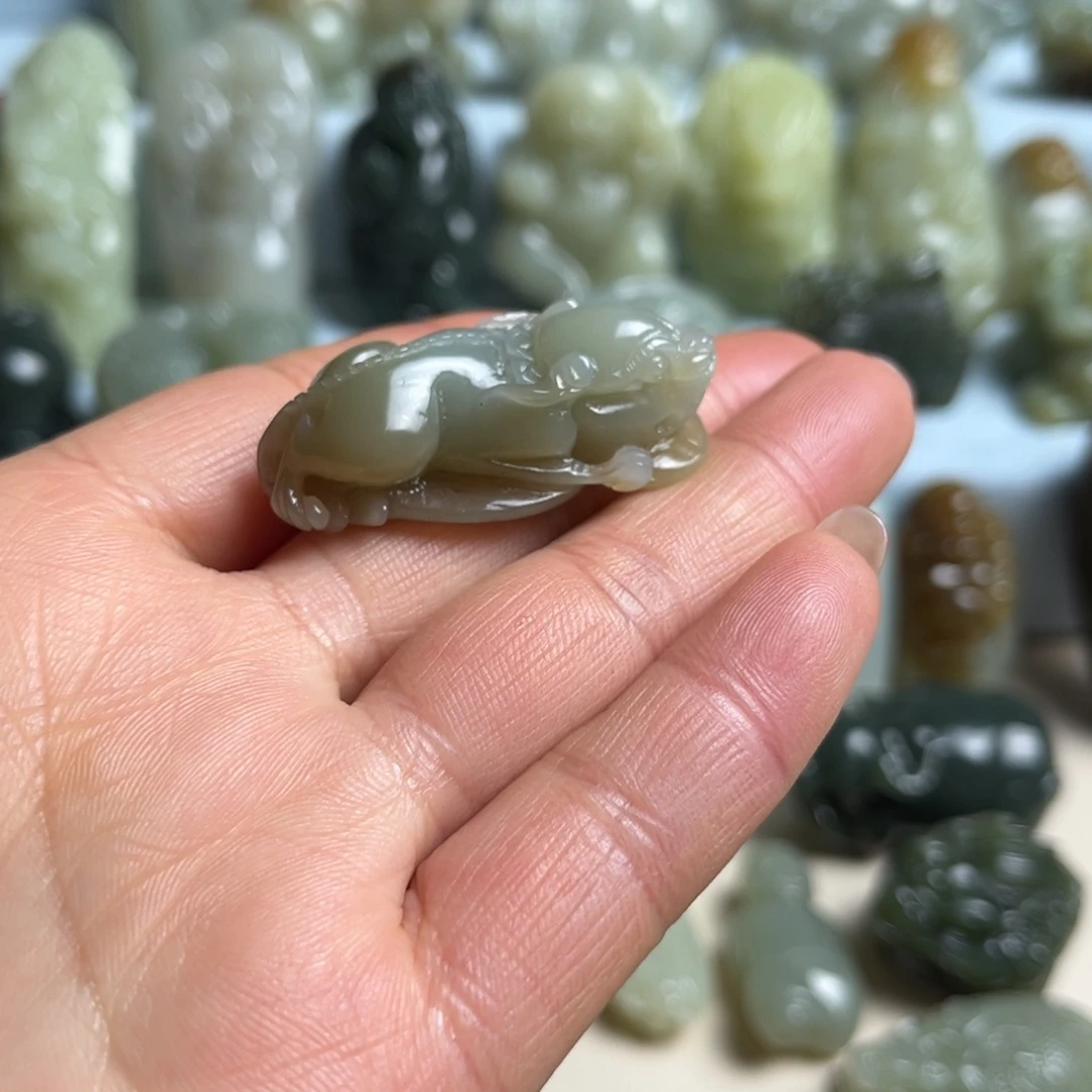 和田玉未镶嵌挂件