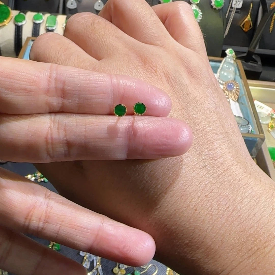 翡翠18K金镶嵌颈饰耳钉