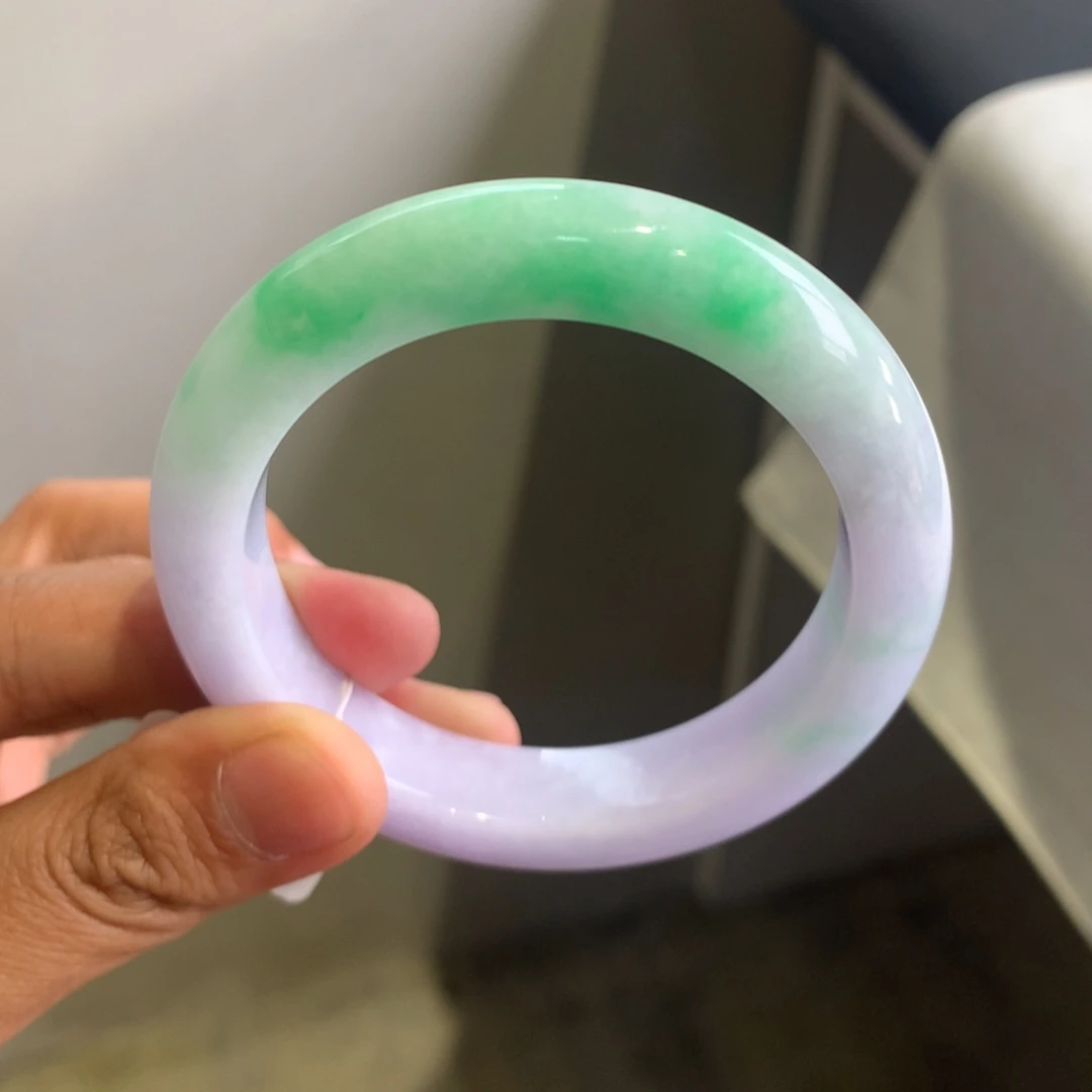 翡翠手镯未镶嵌翡翠手镯