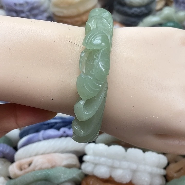 未镶嵌手镯石英岩玉