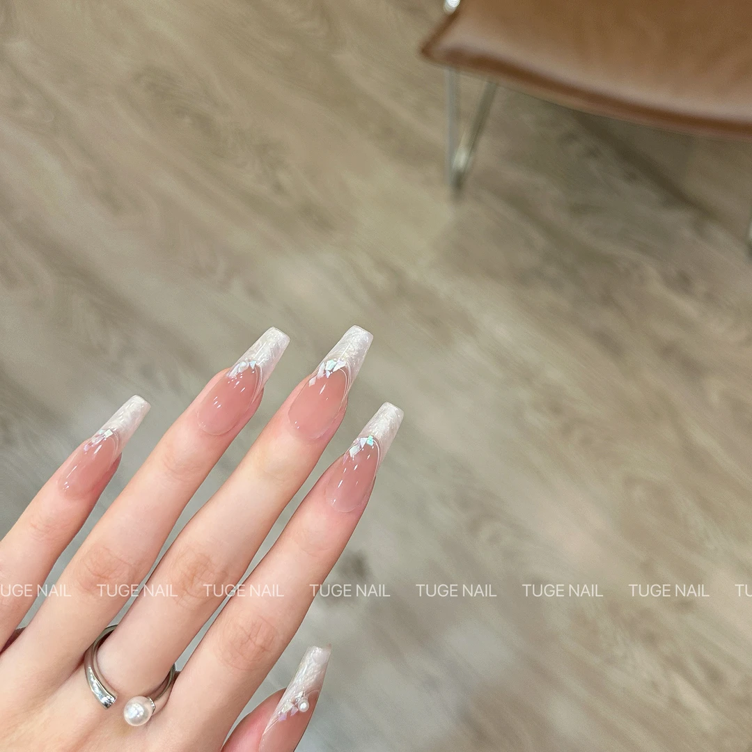 TUGE NAIL“查理小姐”高级纯欲贝母粉腮红显白气质法式美甲TG519