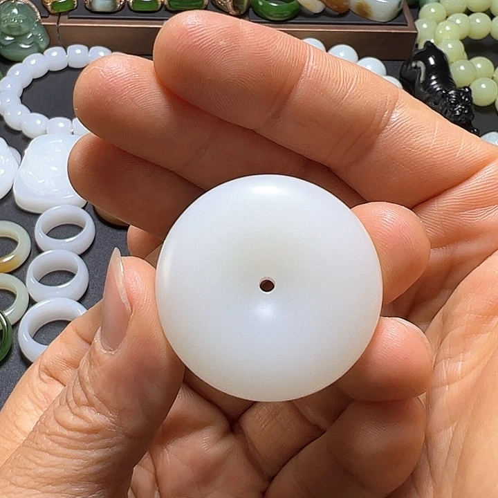 和田玉挂件未镶嵌廊****校