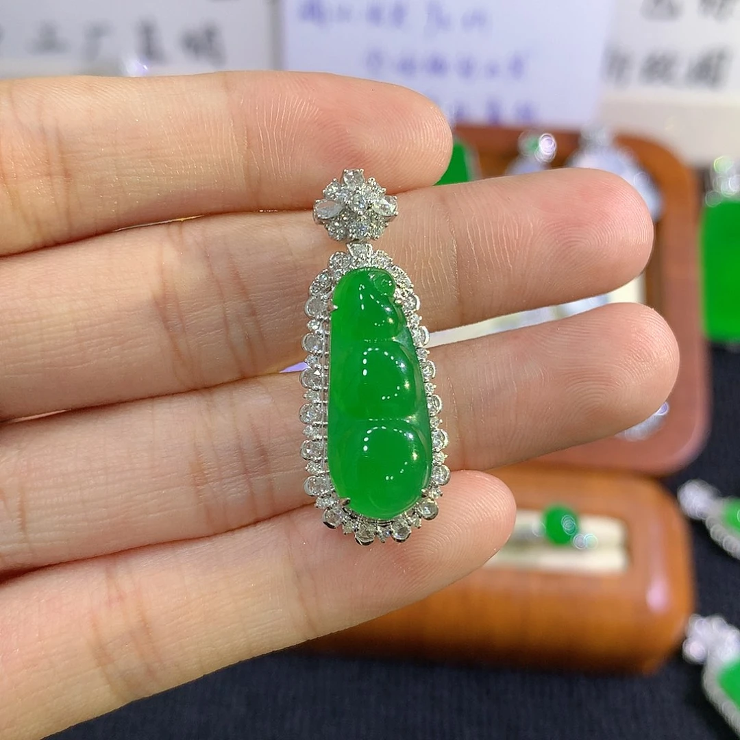 【闪购商品】吊坠(不含链)18K金镶嵌翡翠福豆