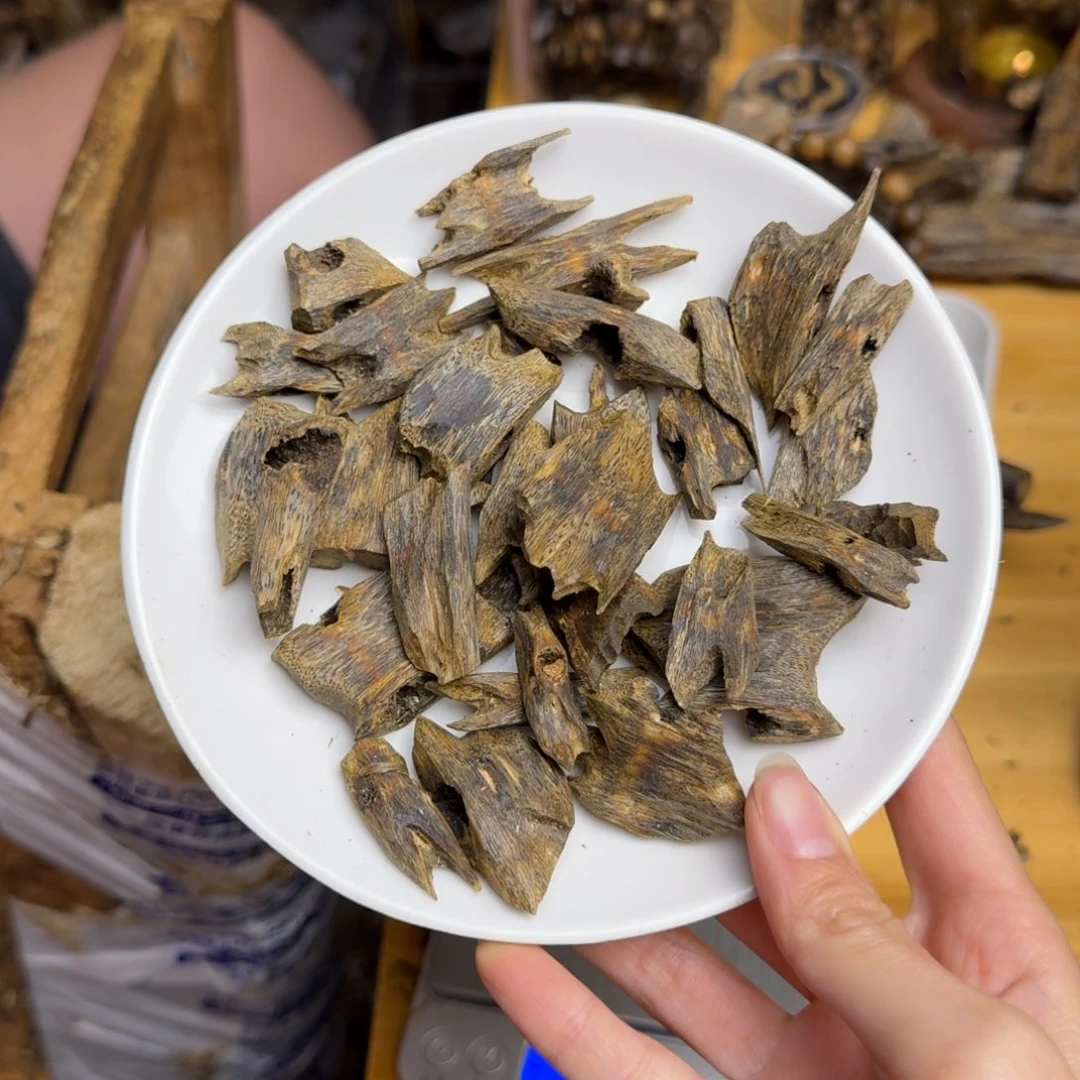 沉香手把件张勺子品种块料50克➕多样性发货