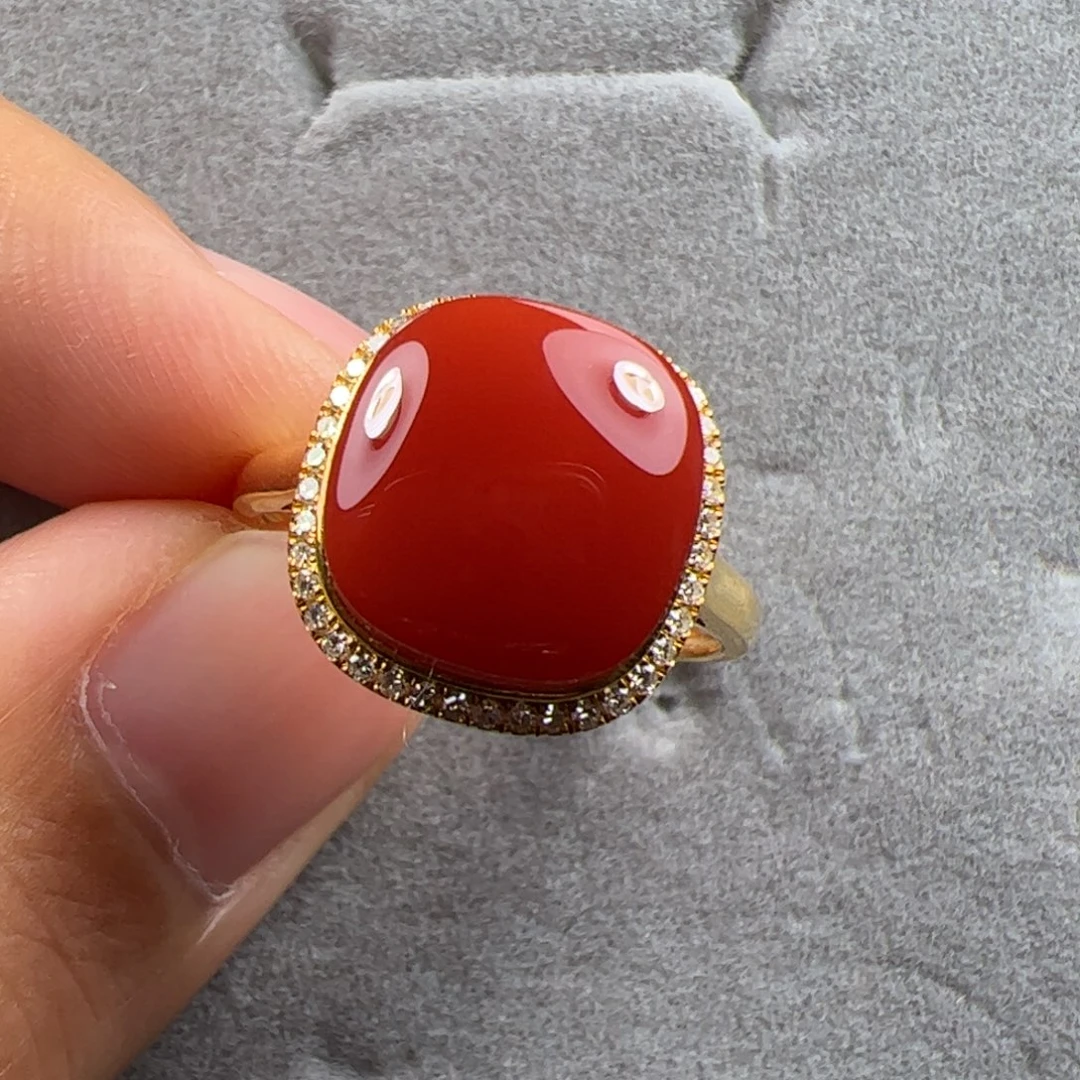 18K金镶嵌戒指南红玛瑙