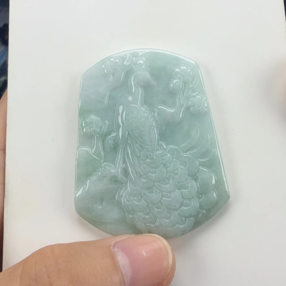 翡翠挂件未镶嵌翡翠