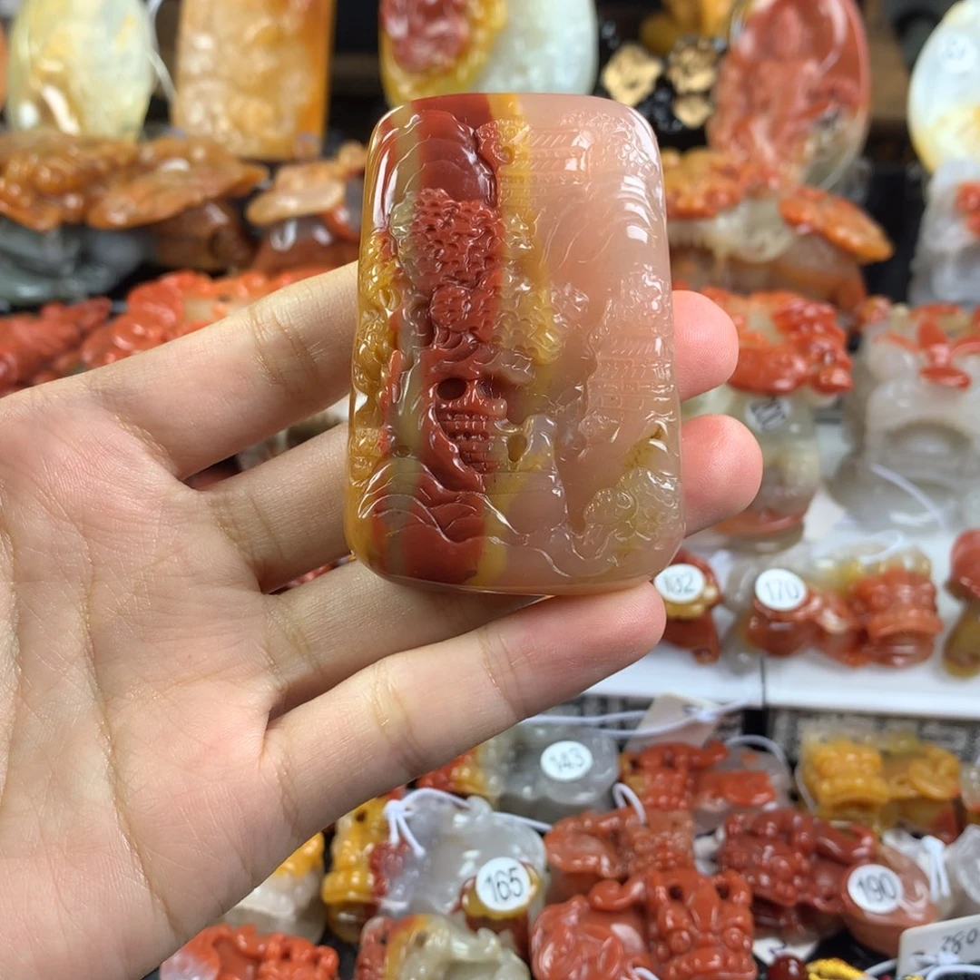 石英质玉（黄龙玉）未镶嵌挂件