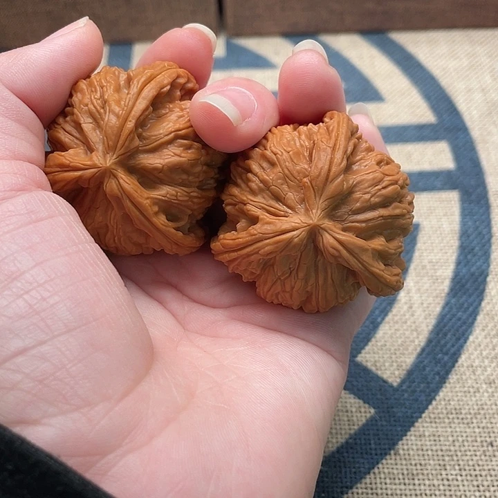 r***7吊坠文玩核桃白狮子