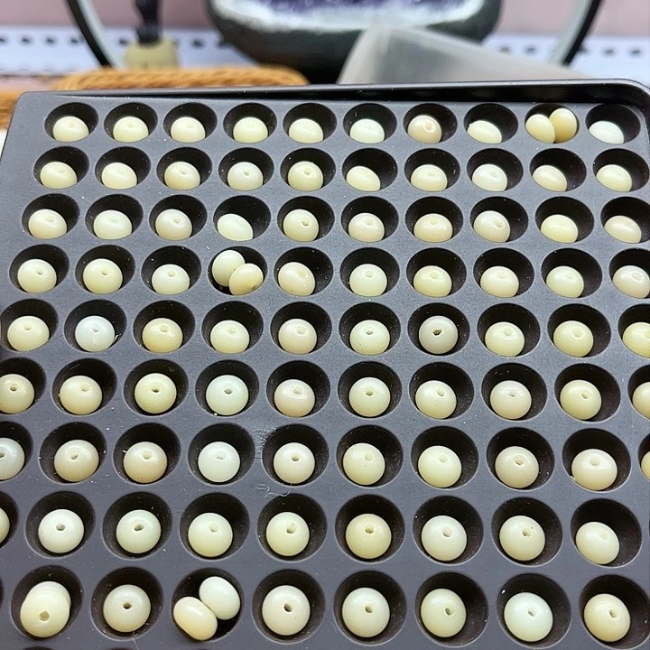 白玉菩提吊坠6/9奶黄算盘50卡灯牌宠60