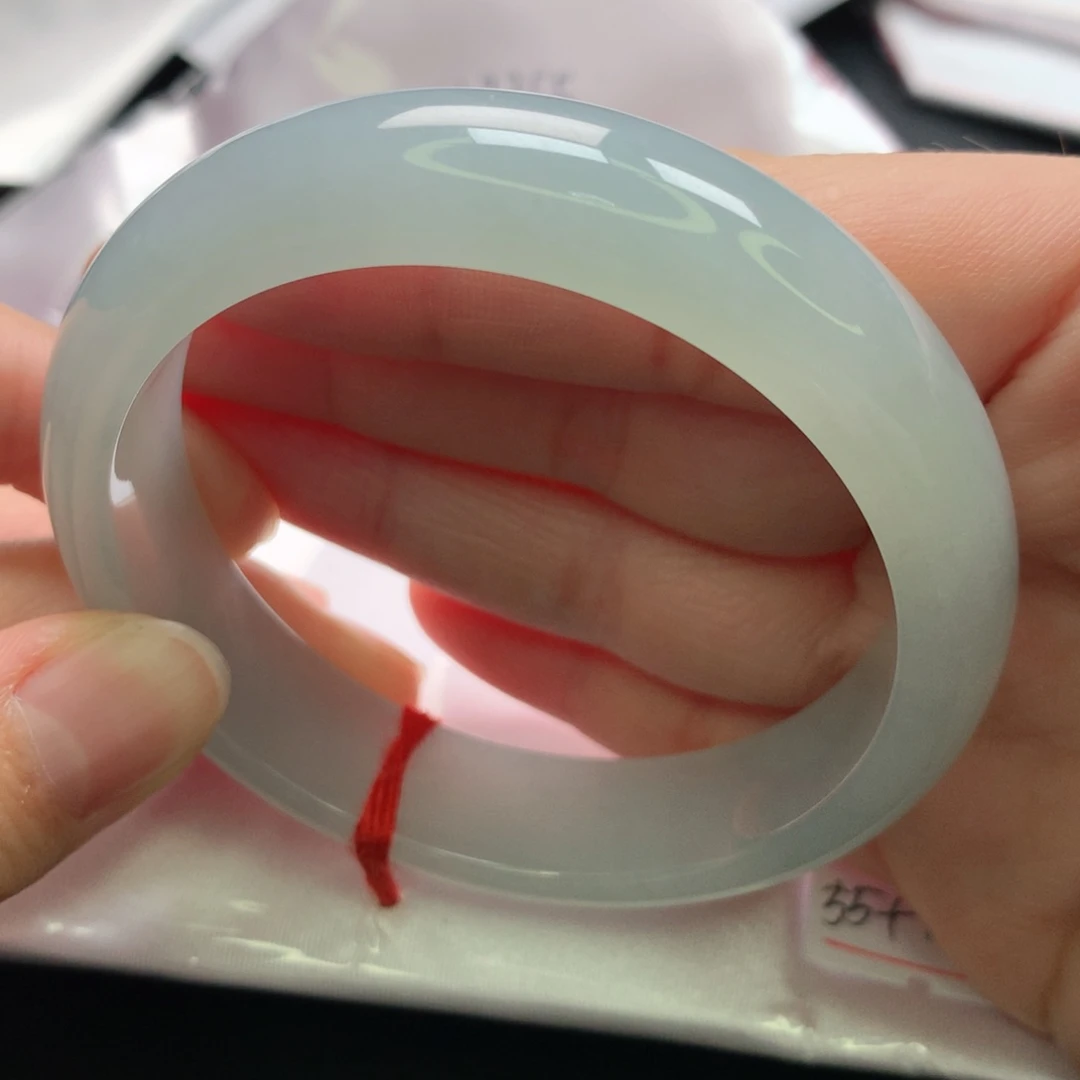 翡翠手镯未镶嵌5556圈