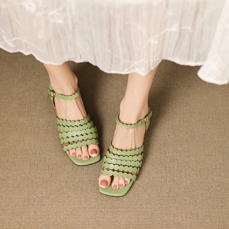 夏季时尚休闲镂空鱼嘴鞋低跟时装凉鞋复古一字带百搭凉鞋银色拖鞋