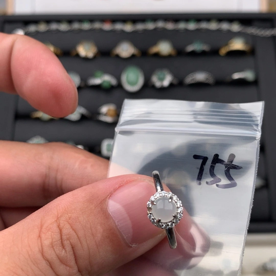 翡翠未镶嵌戒圈755