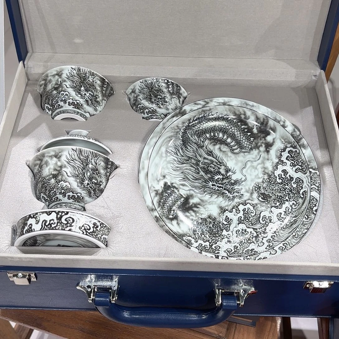 瓷片景德镇瓷器精品陈列