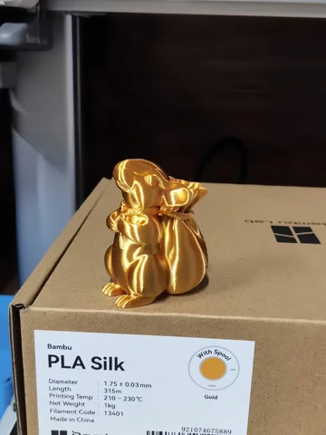 3D打印财迷小老鼠 这是一只贪财的小老鼠 模型大小：约 50mm