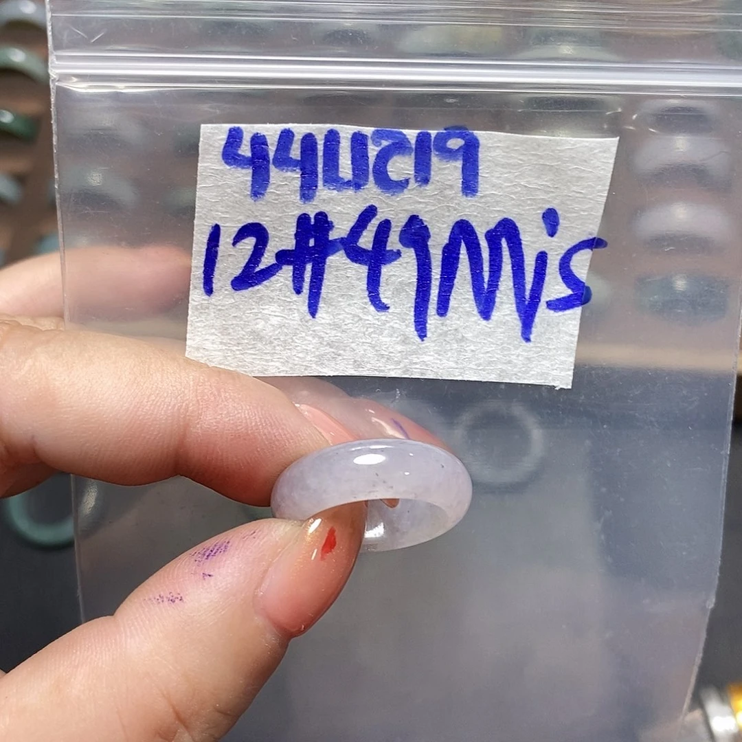 未镶嵌定制翡翠M****?