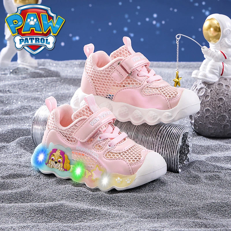 汪汪队童鞋2025夏季新款女童公主发光运动鞋软底百搭闪灯鞋子小学