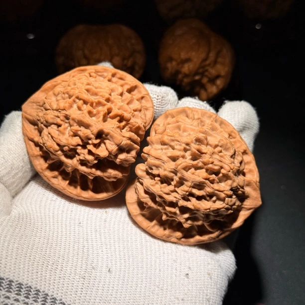 840全品无修麒麟纹大官帽文玩核桃礼品级尺寸:边51肚44高46