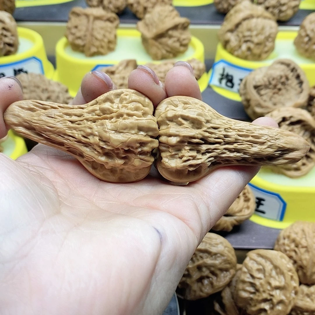 文玩核桃吊坠鸭嘴