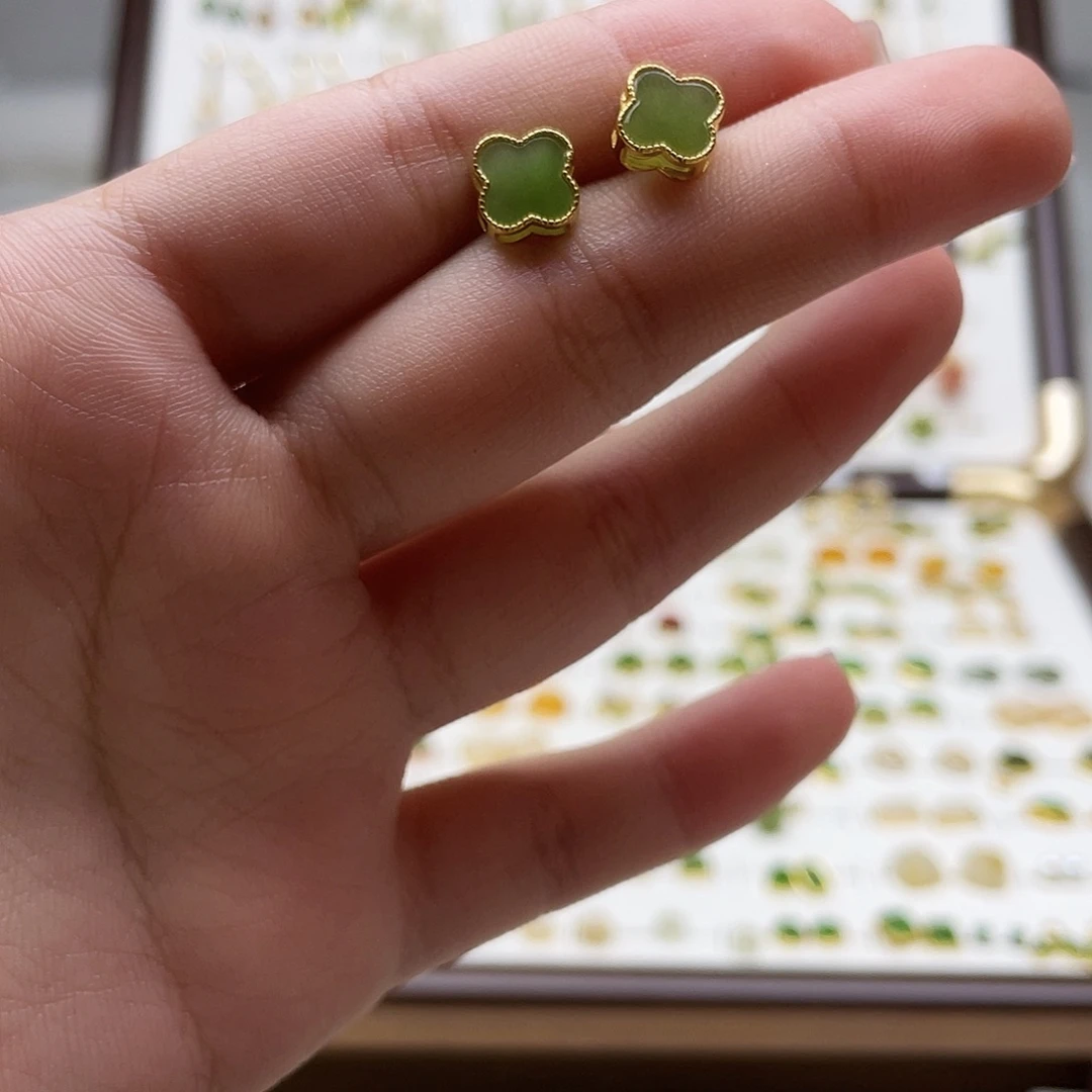 和田玉未镶嵌耳饰