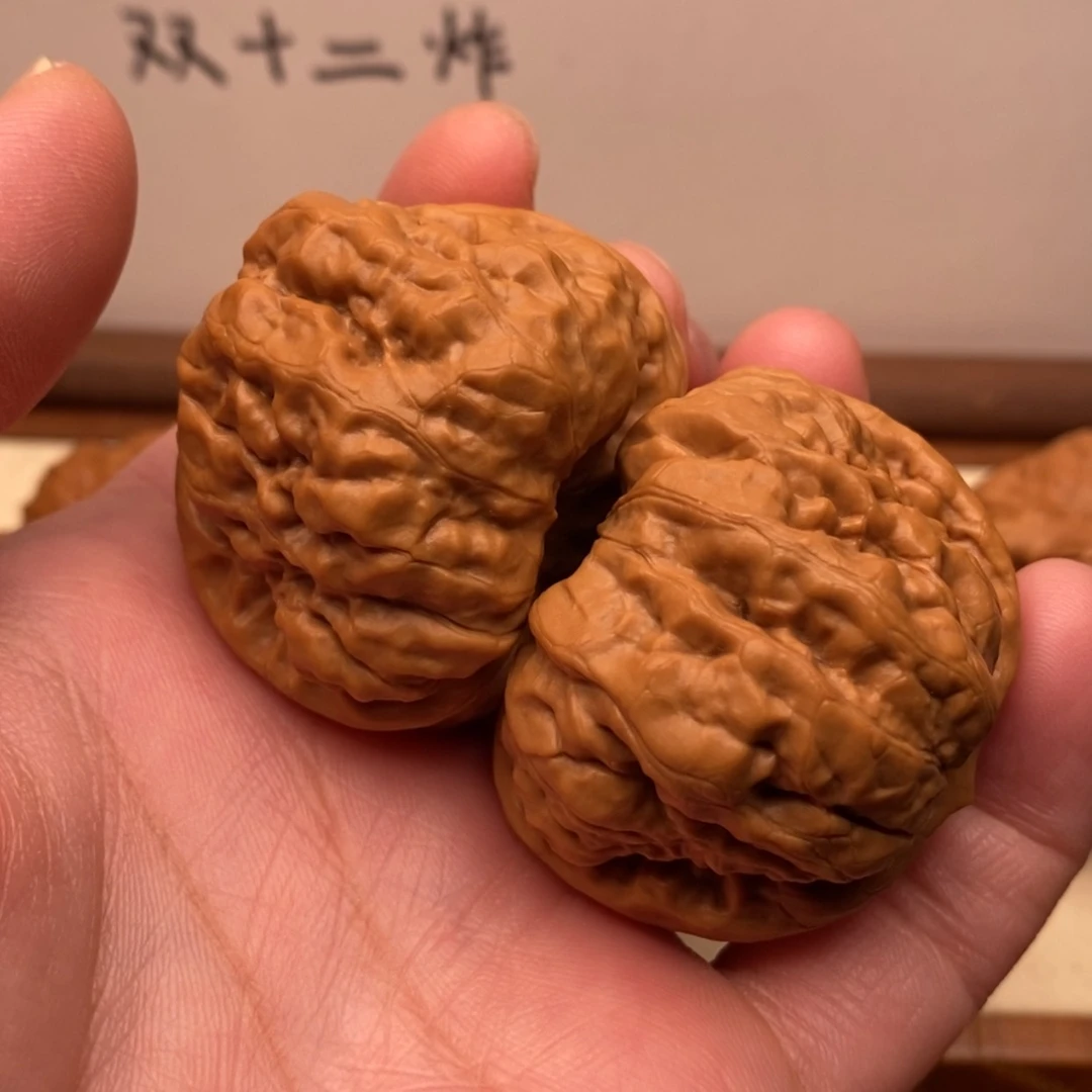 【闪购商品】把件文玩核桃边42左右