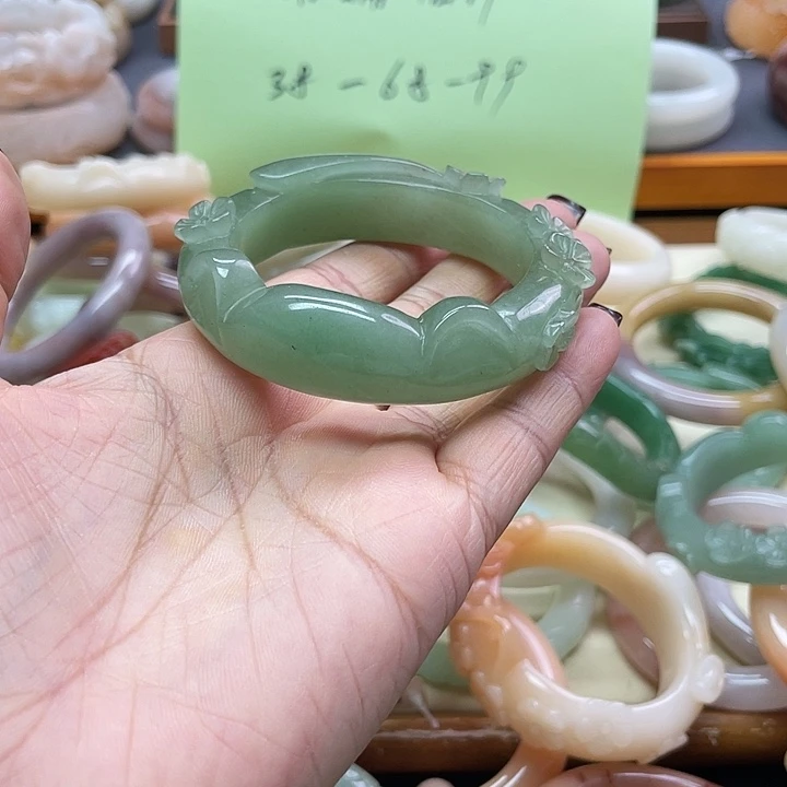 未镶嵌石英岩玉珠宝奇石橘***?