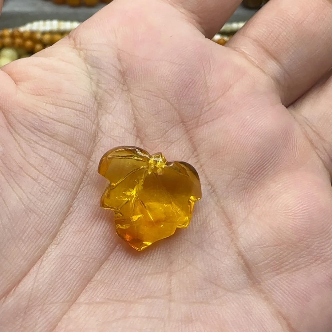 琥珀未镶嵌珠宝奇石