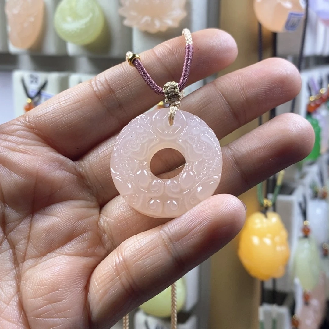 颈饰未镶嵌石英质玉（金丝玉）@**乐