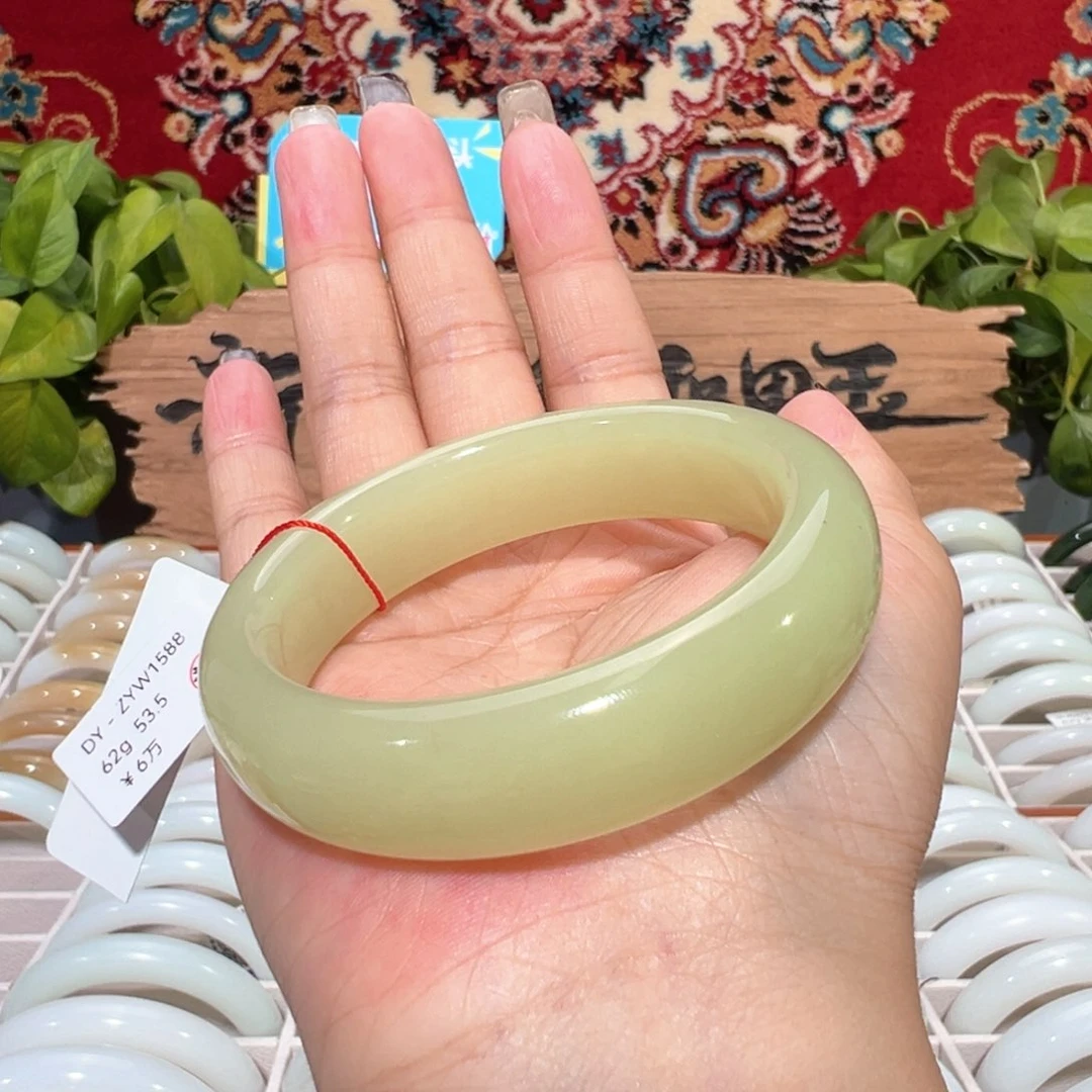 未镶嵌手镯和田玉新疆黄口和田玉镯