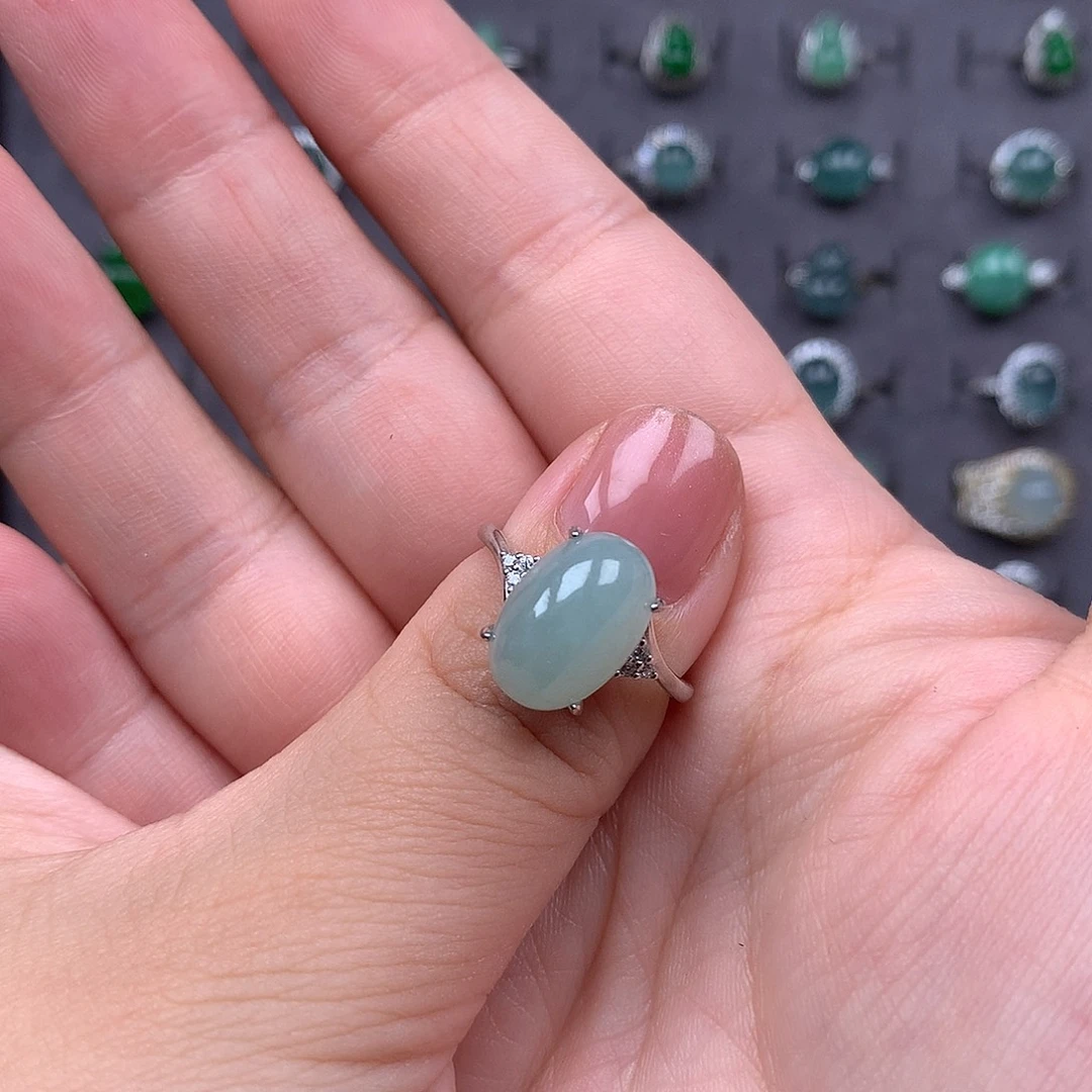 潇***纵翡翠银S925镶嵌戒指
