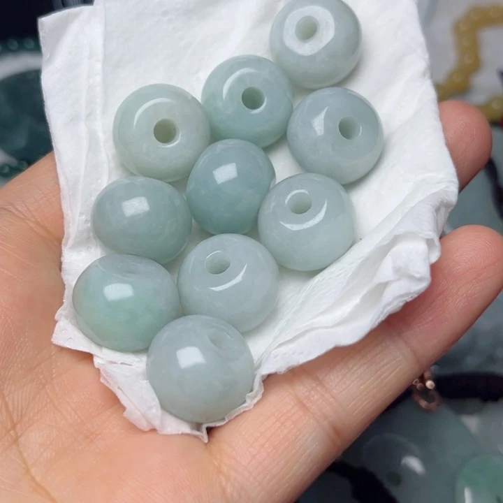 颈饰未镶嵌翡翠挂件