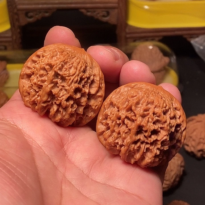 文玩核桃吊坠42.5尺，满天星