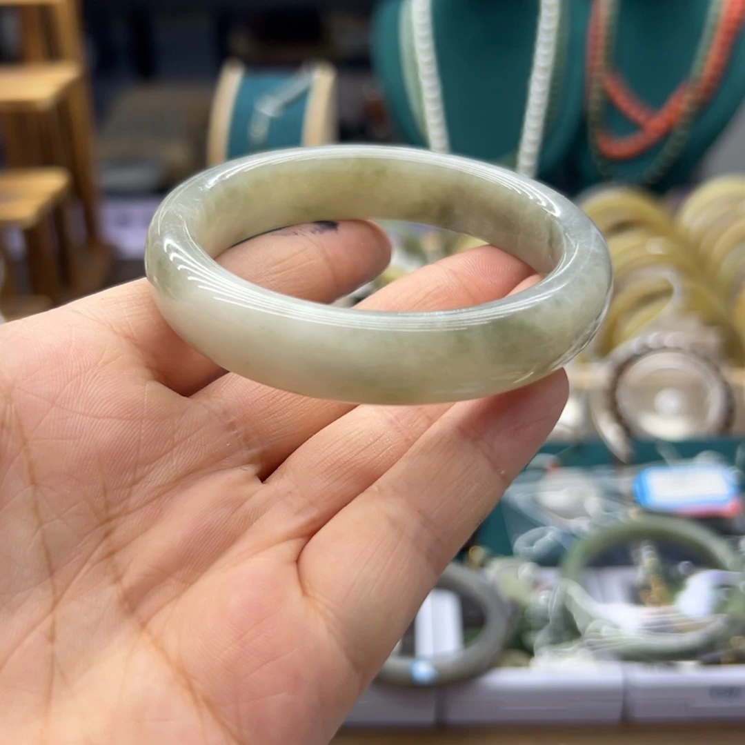 和田玉手镯未镶嵌56.4圈围7008