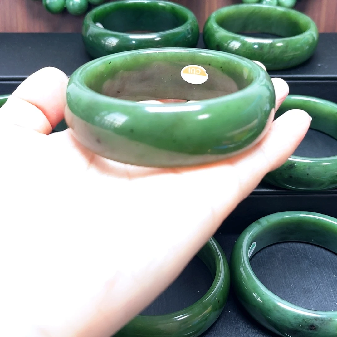 和田玉（碧玉）未镶嵌手镯