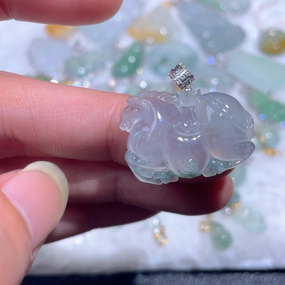 翡翠18K金镶嵌颈饰翡翠