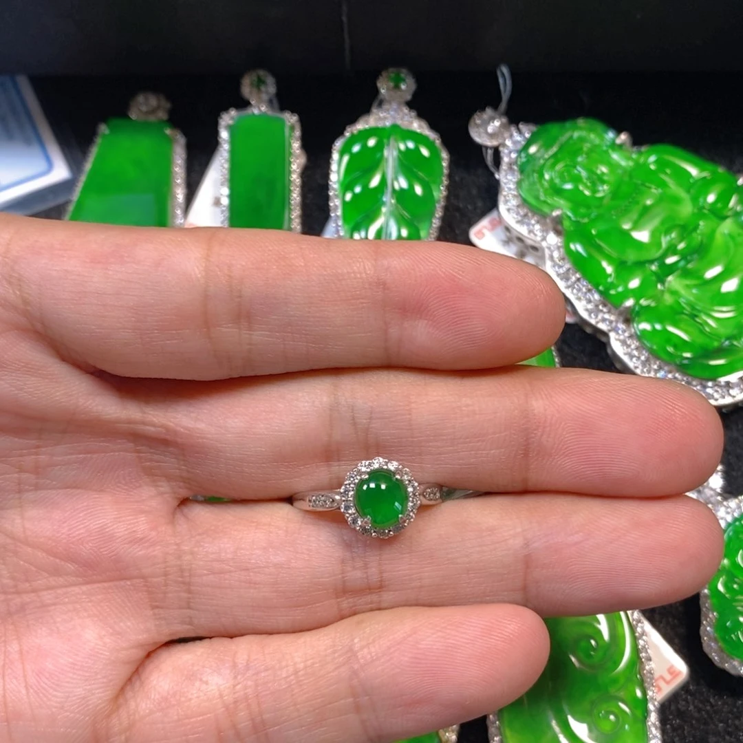 颈饰银S925镶嵌翡翠蛋面戒指