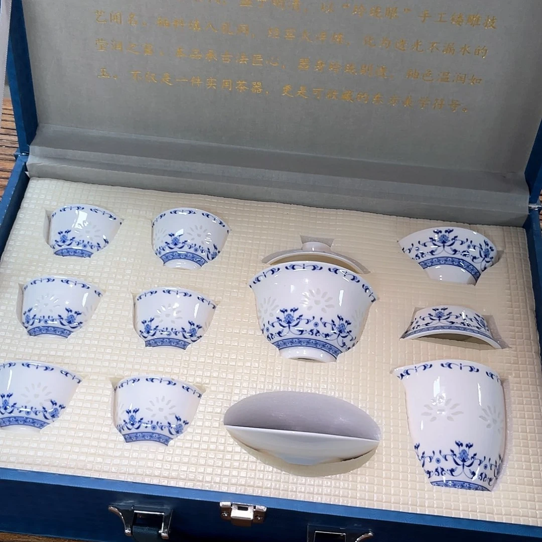 孤品茶具套装等。