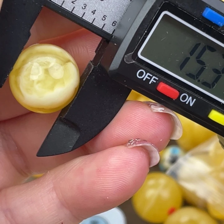 琥珀未镶嵌裸石757
