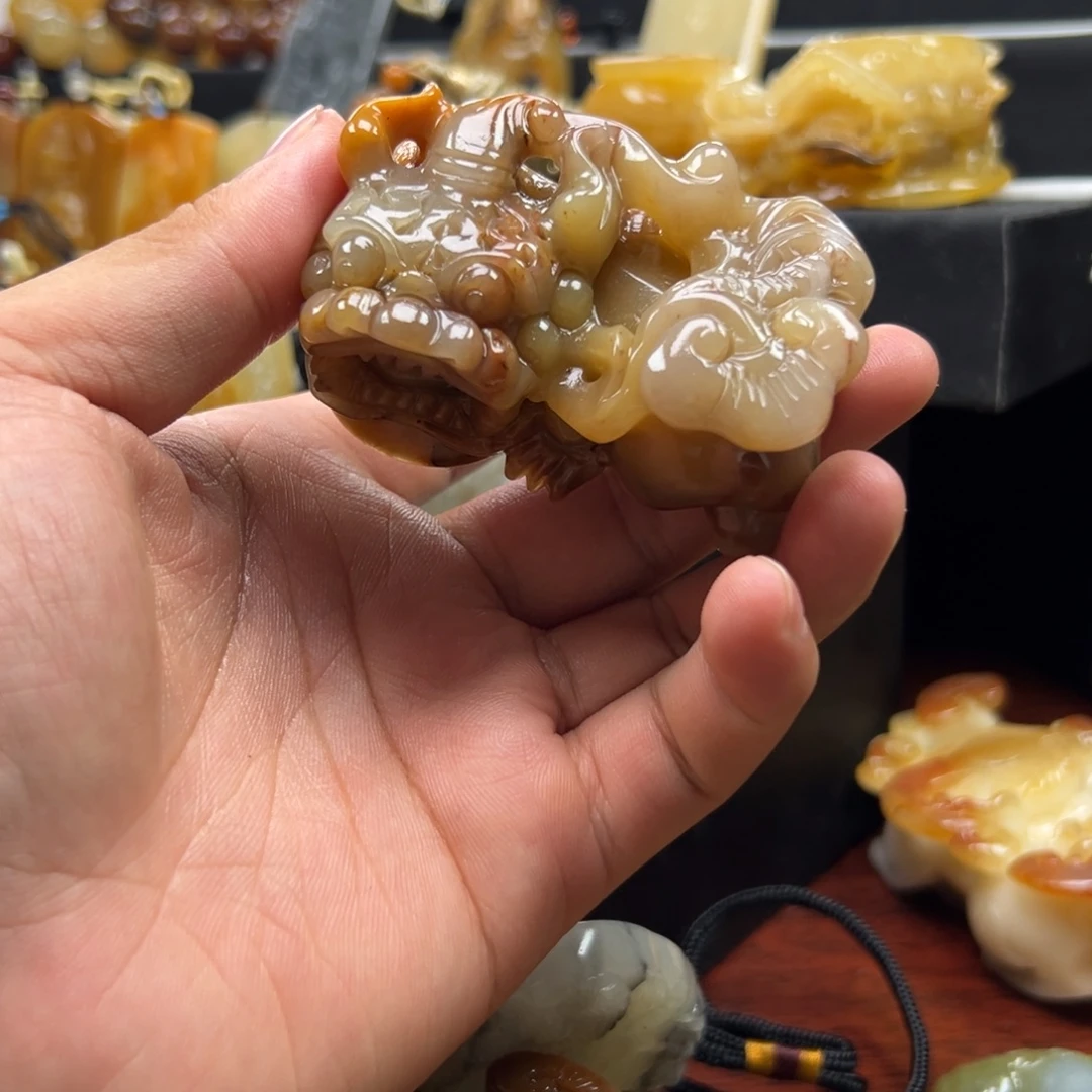 石英质玉（黄龙玉）未镶嵌多样性发货，发其一