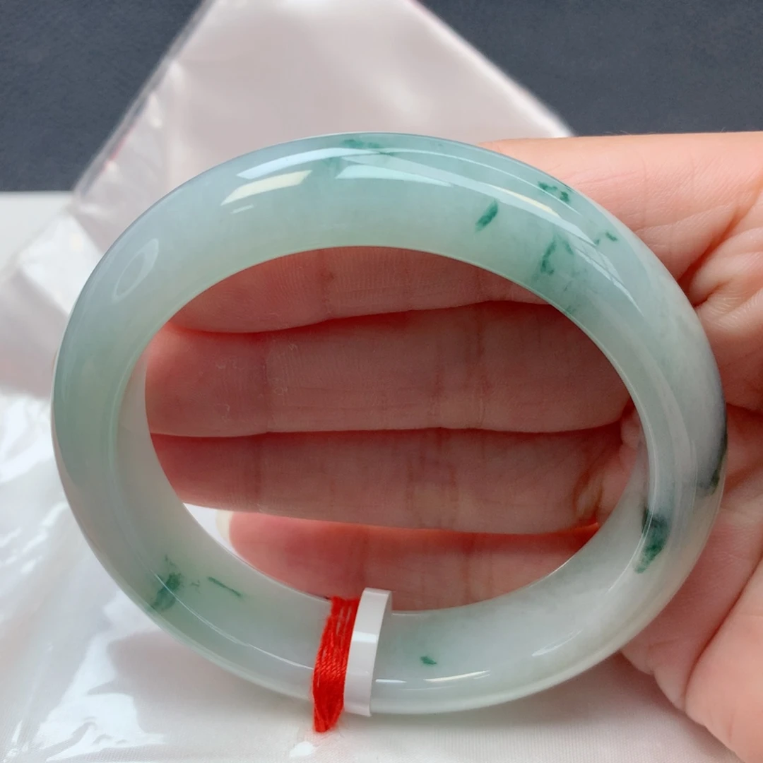 未镶嵌手镯翡翠57圈细糯化绿底飘绿花宽镯