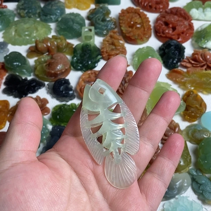 蛇纹石玉颈饰未镶嵌