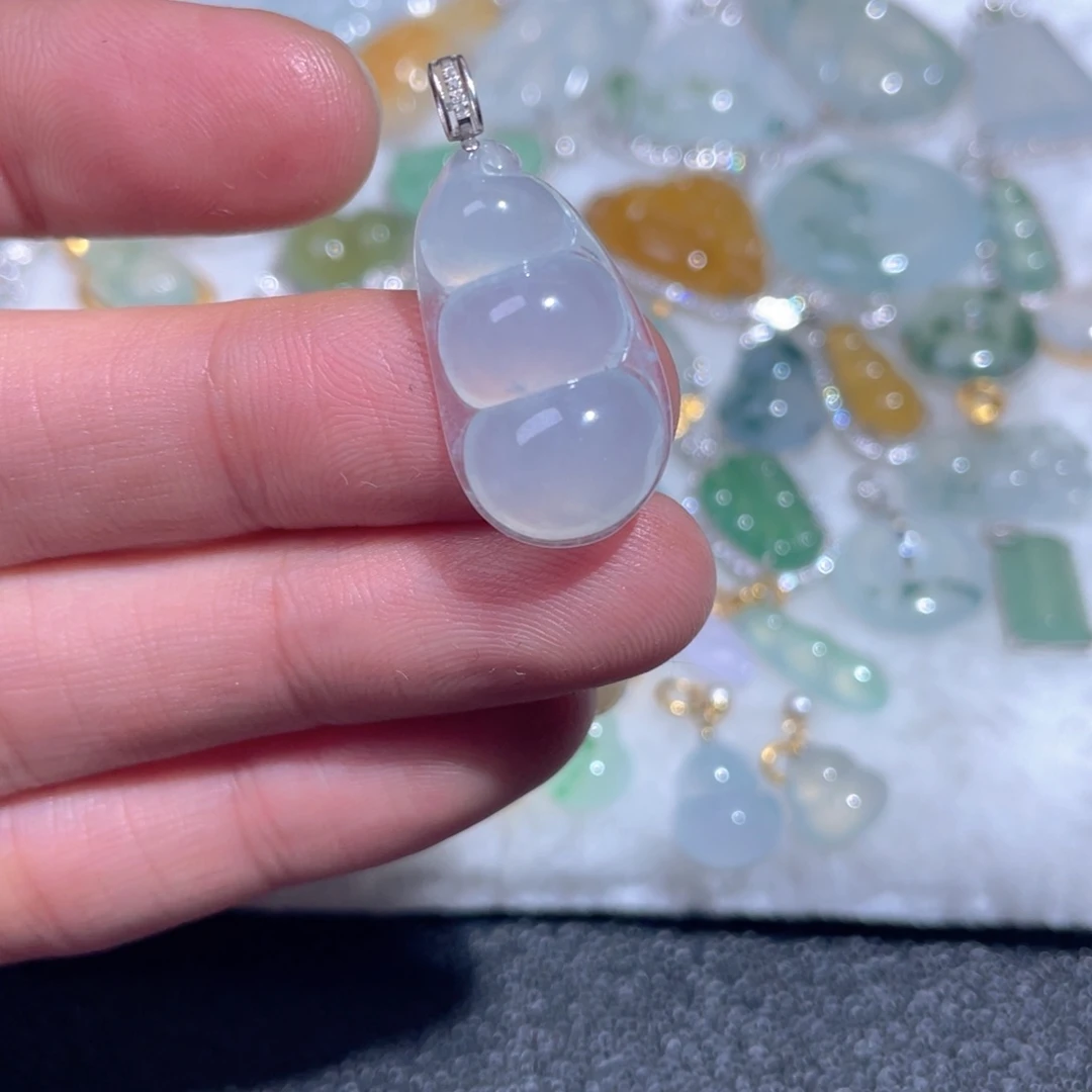 翡翠18K金镶嵌颈饰翡翠