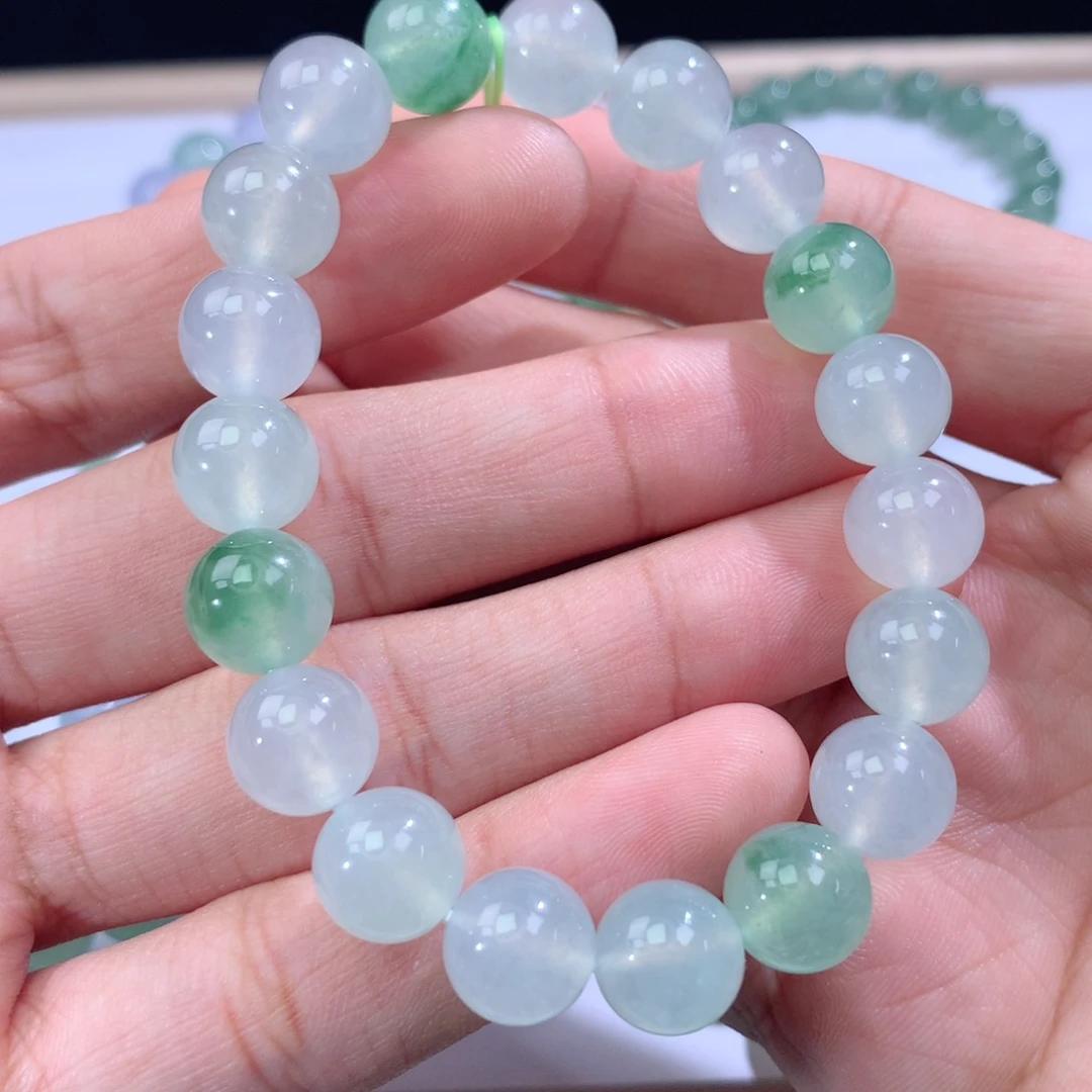 翡翠手链未镶嵌翡翠