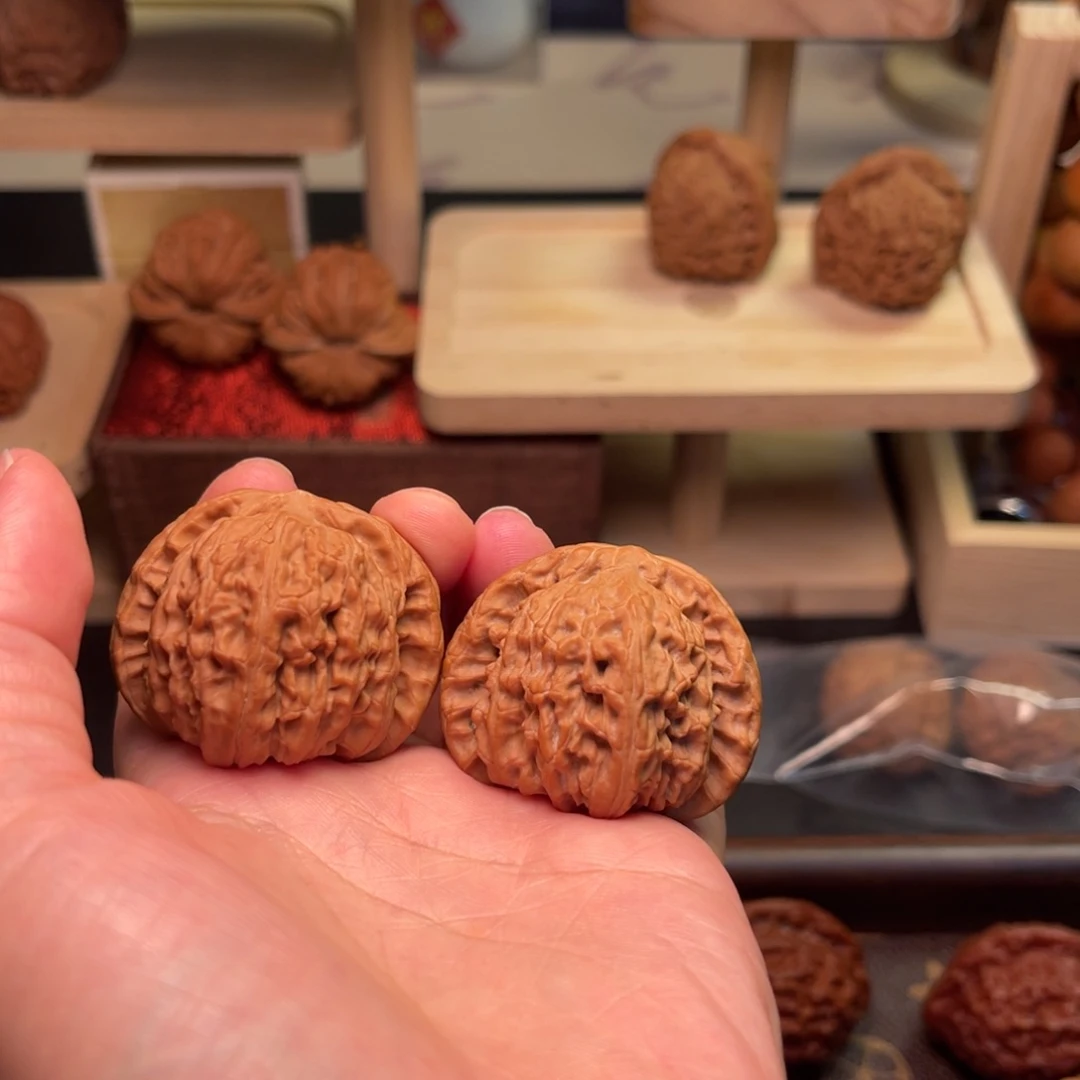 逍***客把件文玩核桃全品白狮子特价款